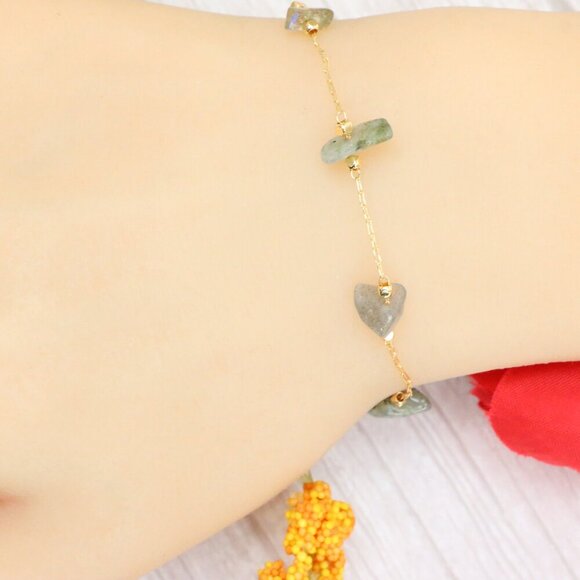 "Trendy Handmade Bracelet – A Thoughtful Gift for Girls & Women | UNVRC1665 - Picture 2 of 10